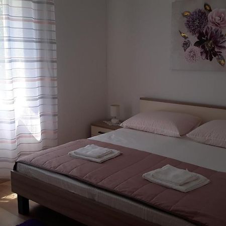 Mini Apartment Petra - Rooms Purple & Green With Kitchen And Garden Dubrovnik Exterior photo